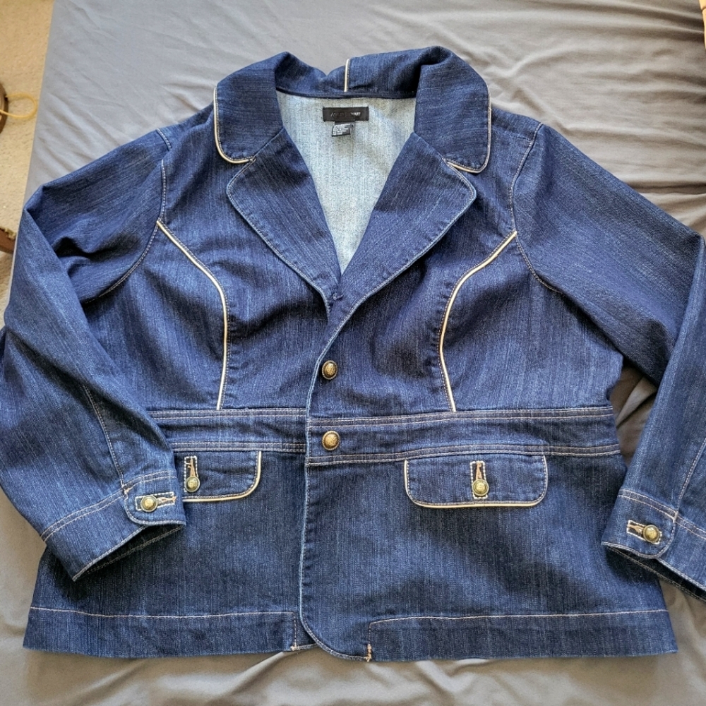Ashley stewart denim jean jacket with gold buttons